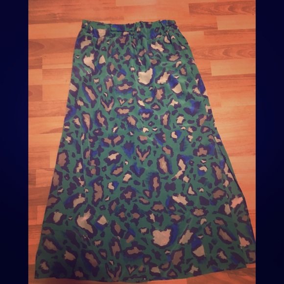 Anthropologie Dresses & Skirts - Anthropologie Vanessa Virgina Maxi Skirt in Medium